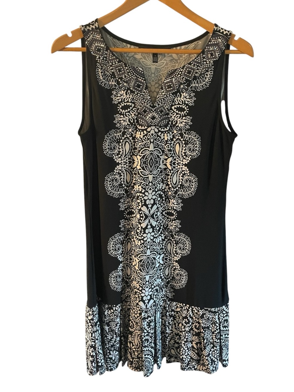 G6- WHBM Small Sm S Sleeveless Black & White Printed Tunic Top